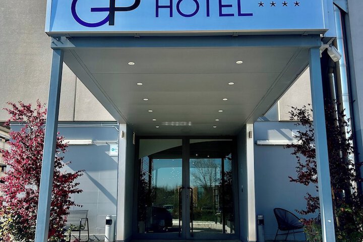 Hotel 33 of 34