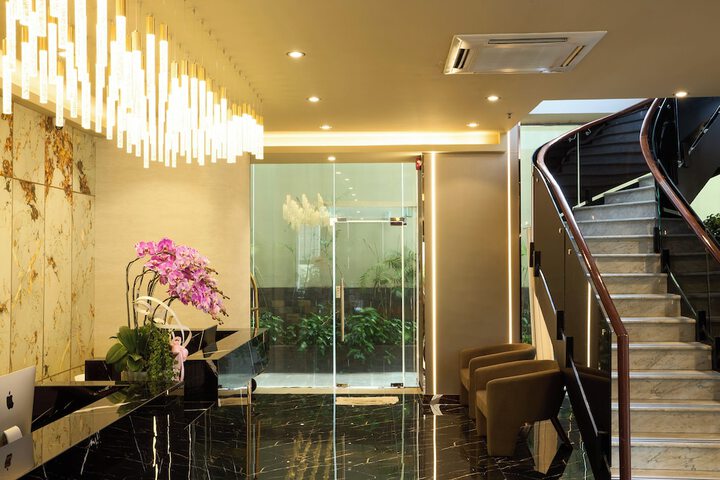 Entrance & Lobby