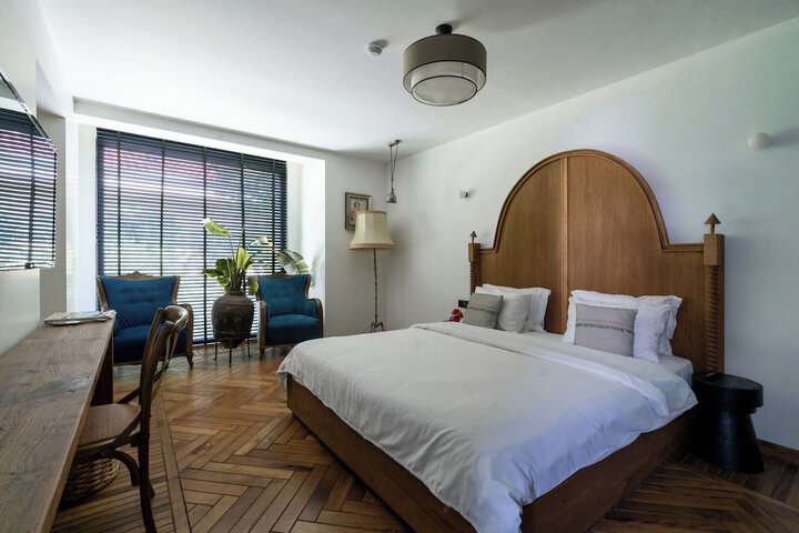Room 83 of 190