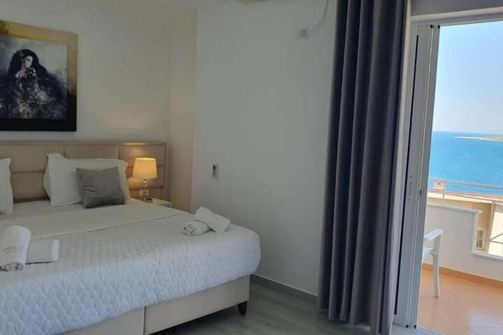 Room 59 of 106