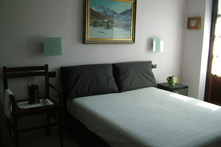 Room 4 of 55