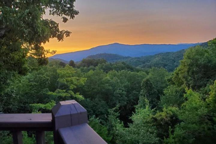 Campfire Lodge in Sevierville, TN
