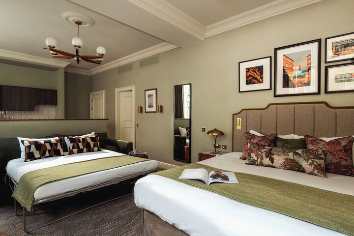 Room 12 of 80