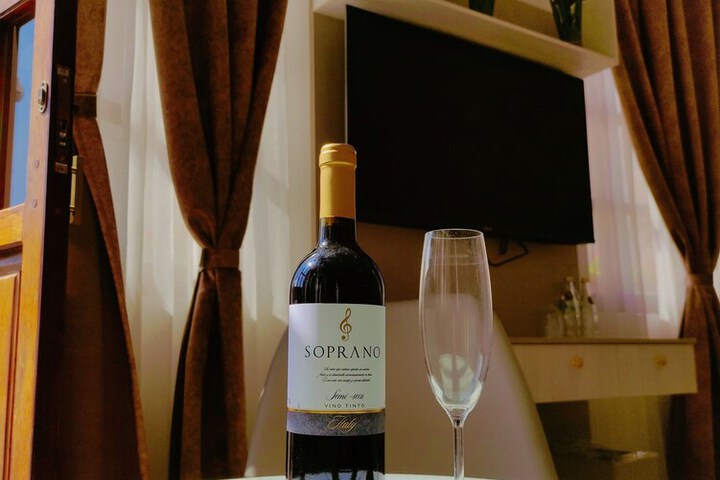Room 32 of 90