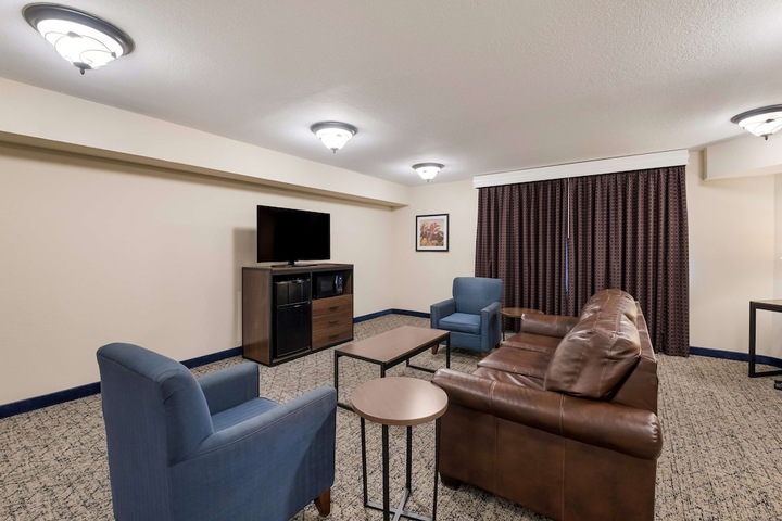 1 King Bed Downstairs High Speed Internet Micro Frig Full Breakfast (4 of 24)