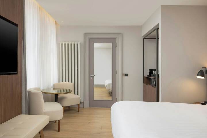 Room 50 of 126
