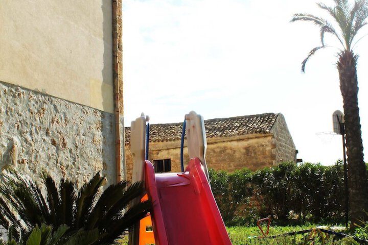 Children's play area - outdoor