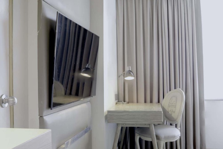 Room 40 of 161