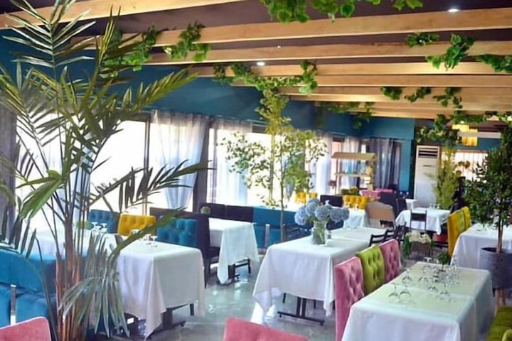 Dining Photos
