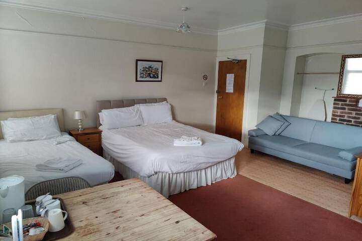 Room 20 of 153