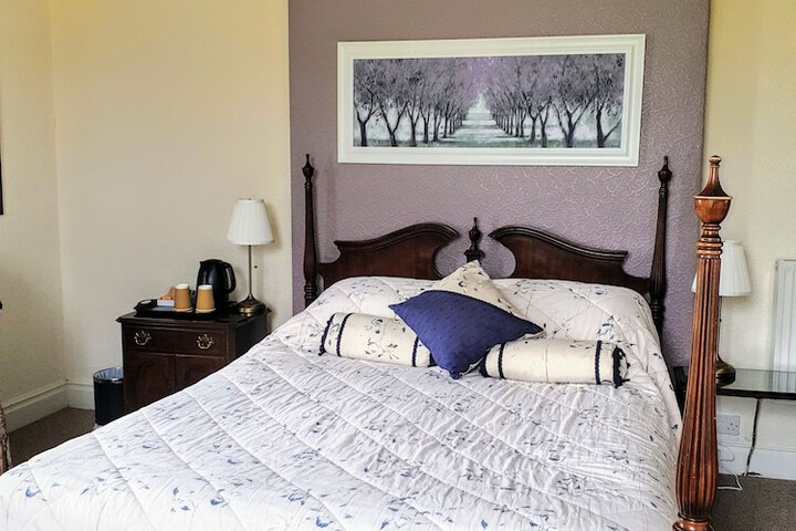 Room 2 of 43