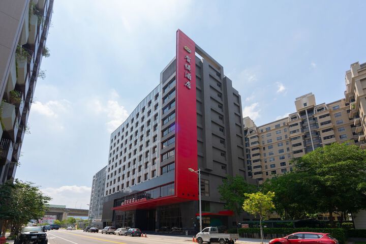 Hotel 43 of 44