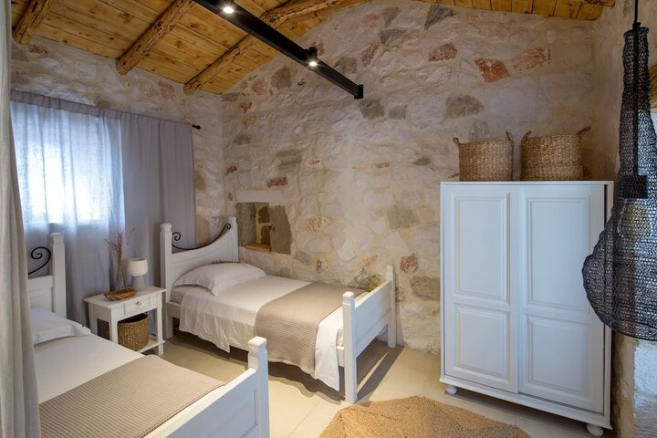 Room 5 of 59