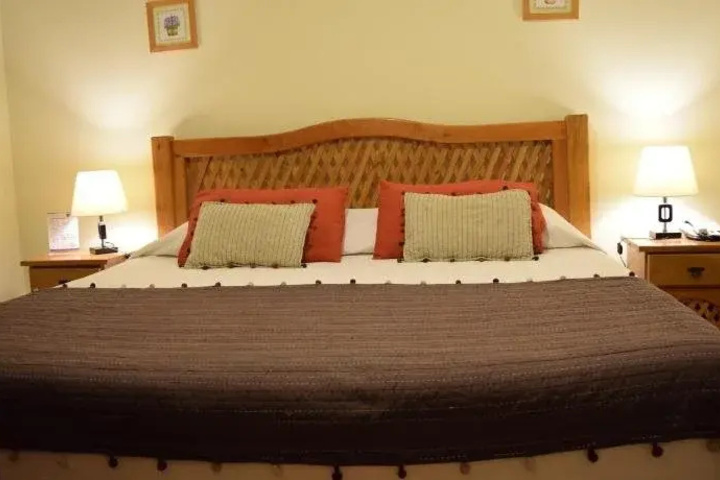 Room 5 of 18