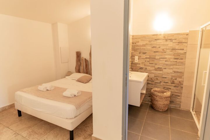 Room 6 of 26