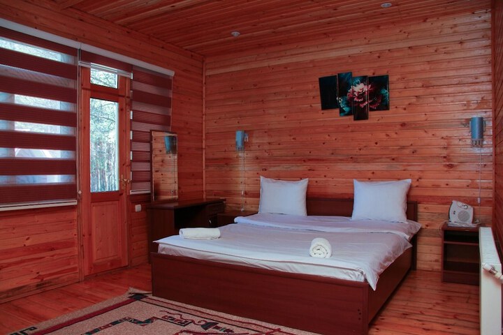 Room 9 of 47