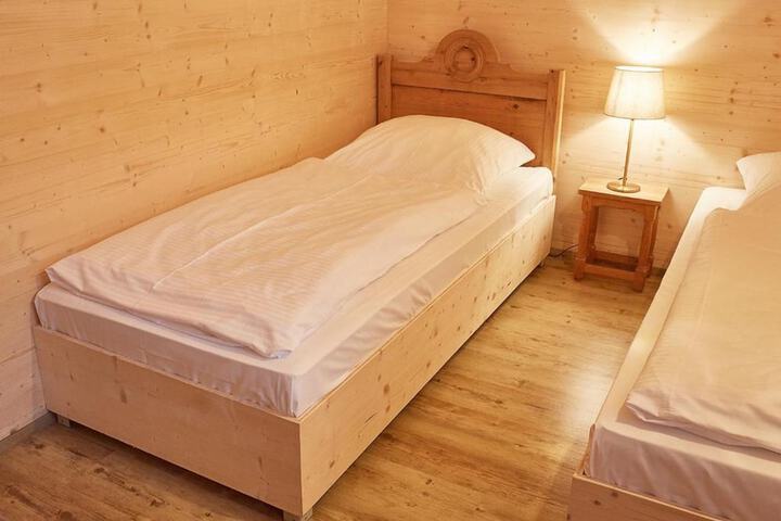 Room 10 of 48
