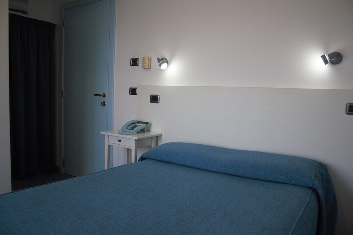 Room 11 of 44