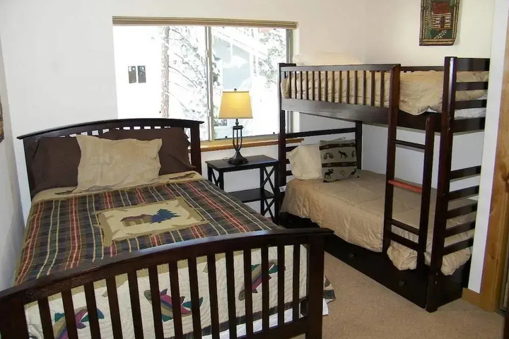 Room 2 of 25