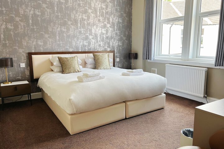 Room 10 of 30