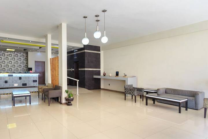 Entrance & Lobby