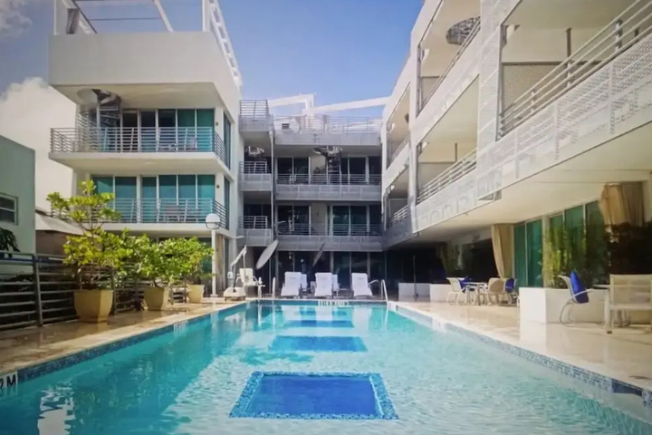 Pool 12 of 18