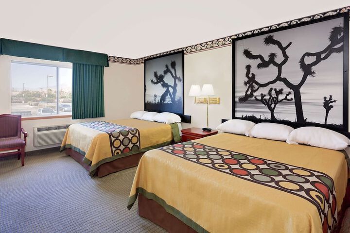 1 Queen Bed (12 of 16)