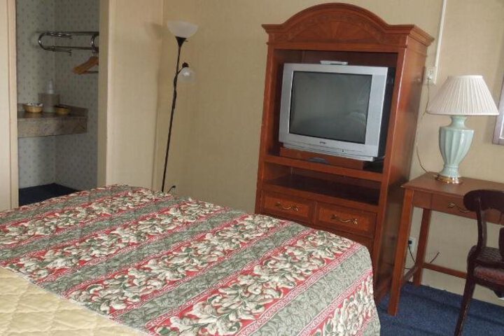 Photo of CENTRAL PLAZA HOTEL