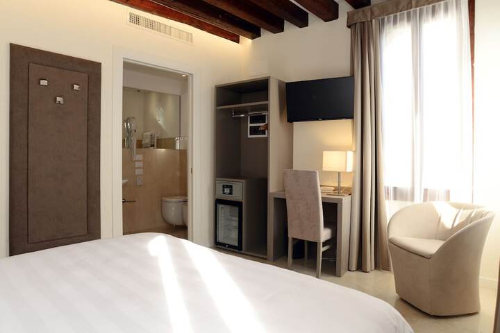 Room 19 of 51