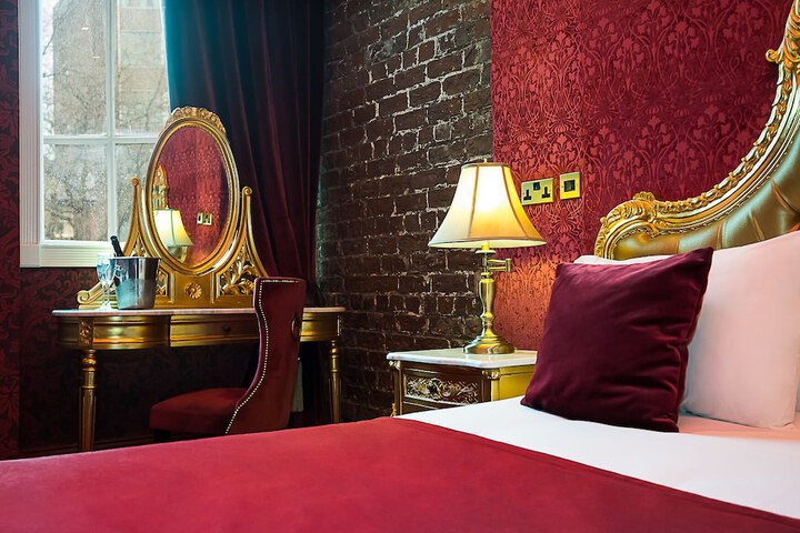 Room 20 of 96