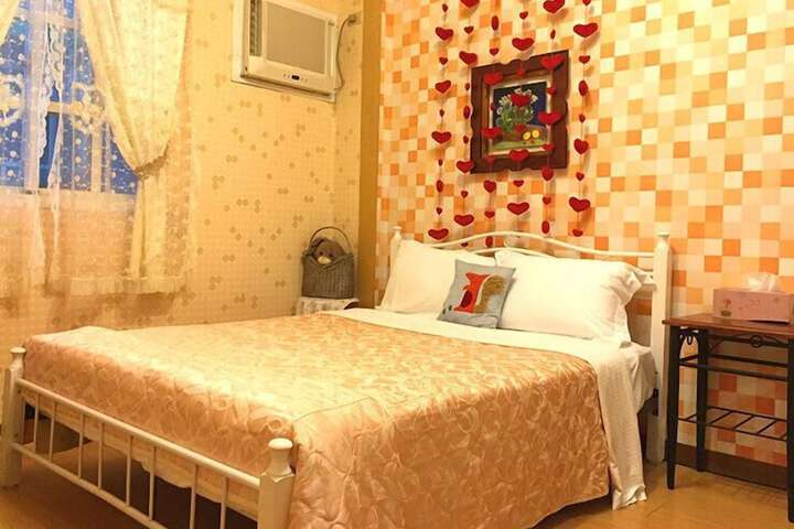 Room 12 of 17
