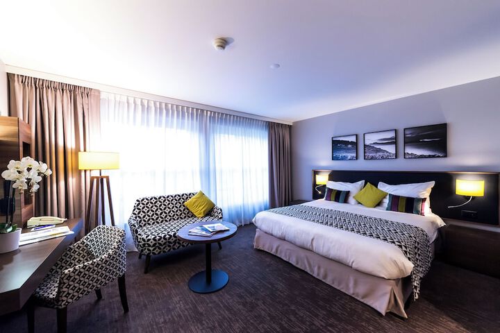 Room 3 of 20