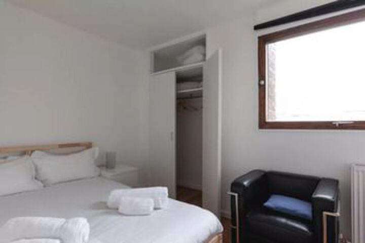 Room 3 of 10