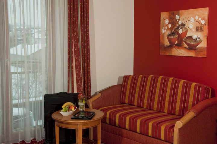 Room 8 of 37