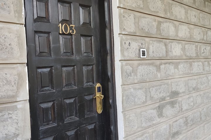 Room 7 of 27