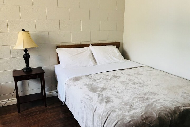 Room 3 of 44