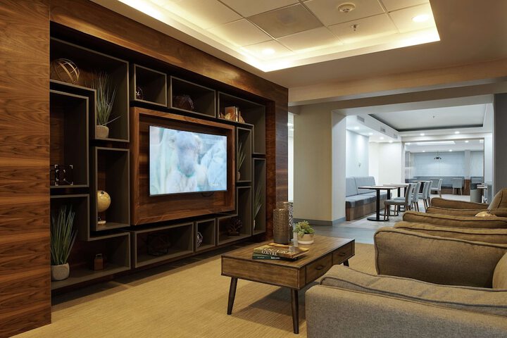 Entrance & Lobby