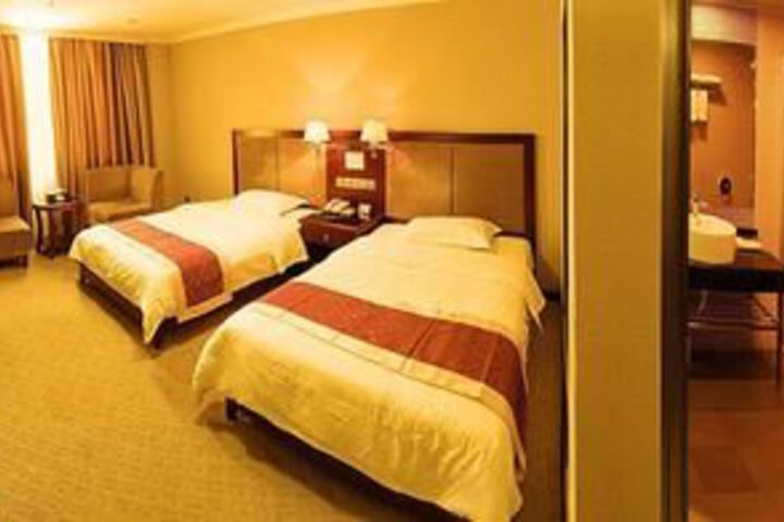 Room 36 of 60