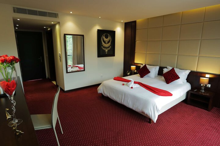 Room 13 of 52