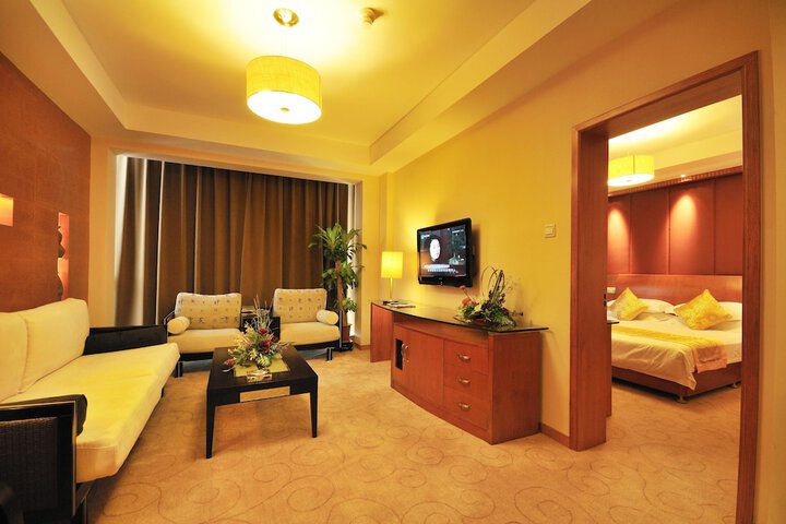 Room 4 of 23