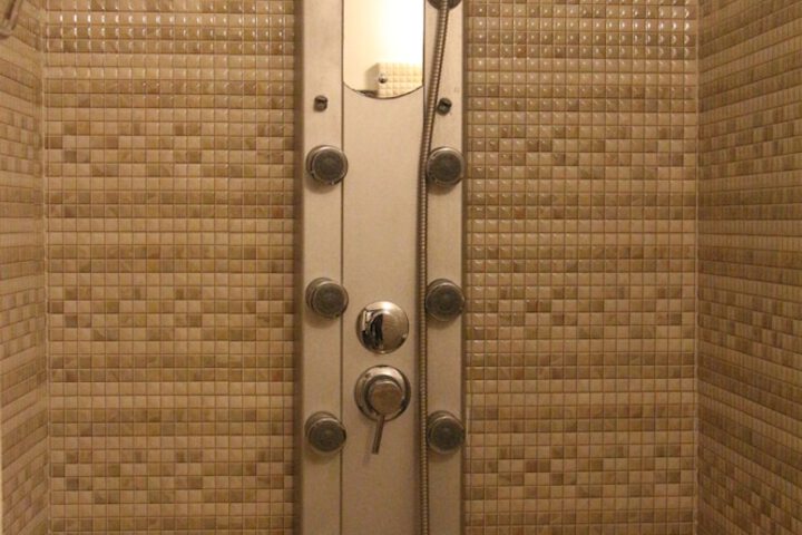 Room 23 of 29