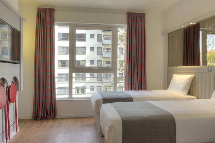 Room 3 of 133