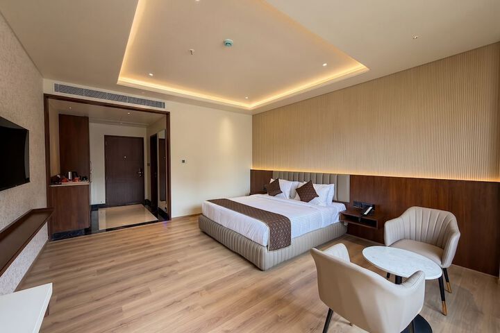 Room 8 of 50