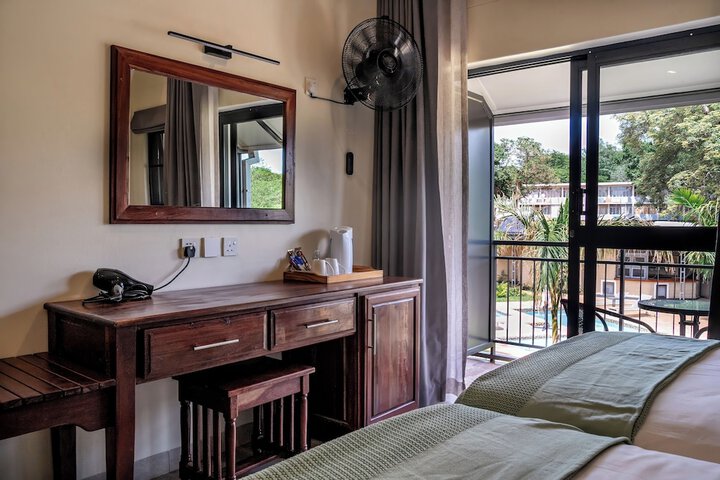 Room 6 of 18