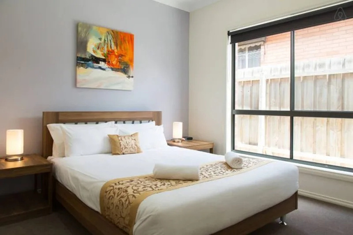 Room 5 of 20
