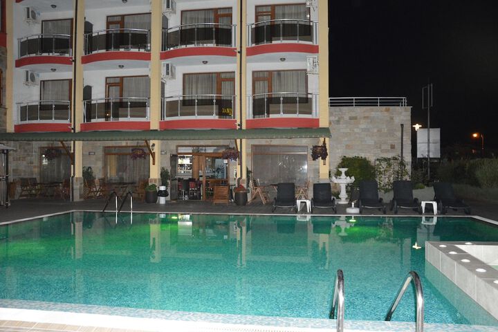Pool 11 of 27