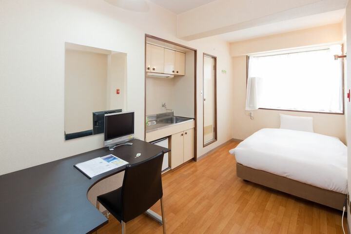 Room 10 of 24