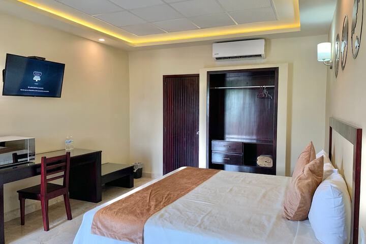Room 10 of 80