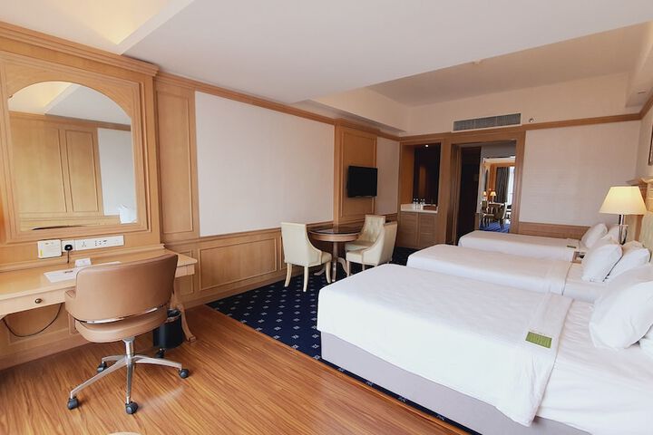 Room 35 of 98