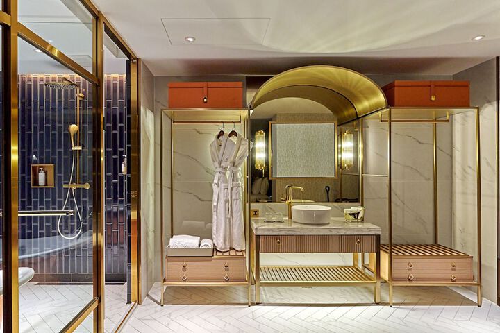 Room 41 of 48